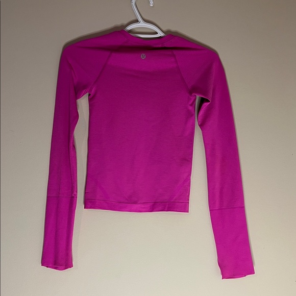 Women's Swiftly Tech Lululemon Long Sleeve shirt - Picture 2 of 2